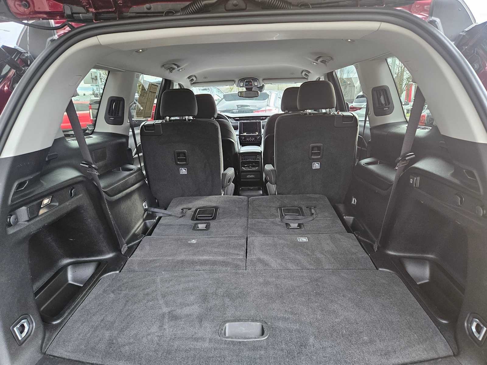 2023 Jeep Grand Cherokee L Laredo