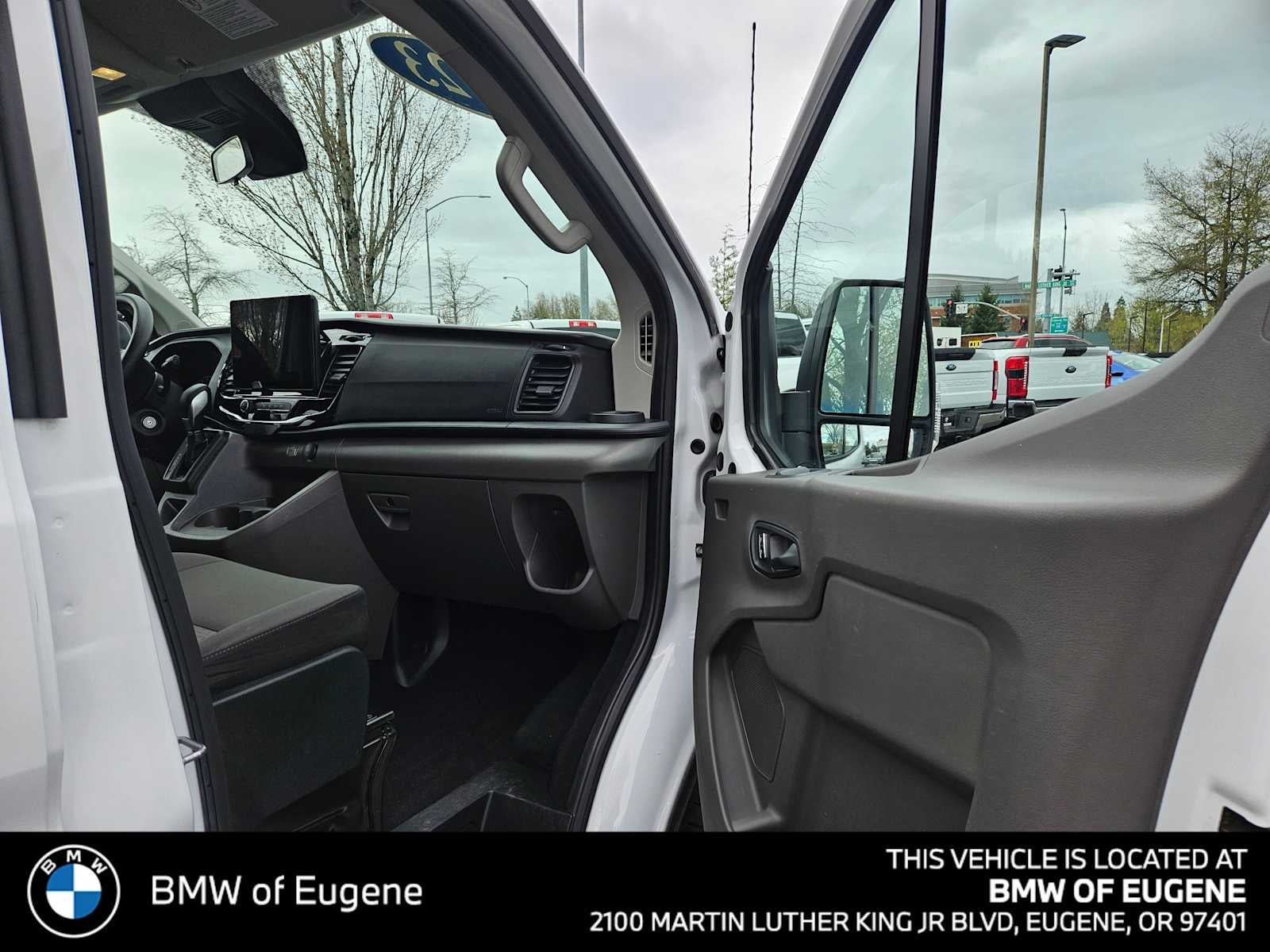 2023 Ford Transit Passenger Wagon XLT