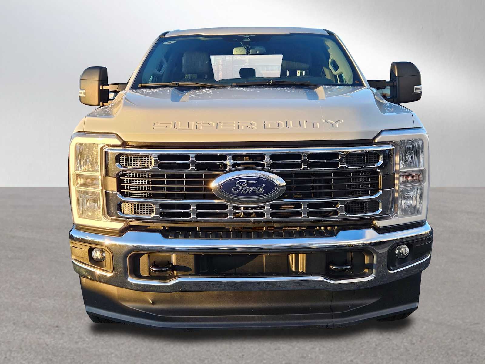 2023 Ford Super Duty F-350 SRW XLT