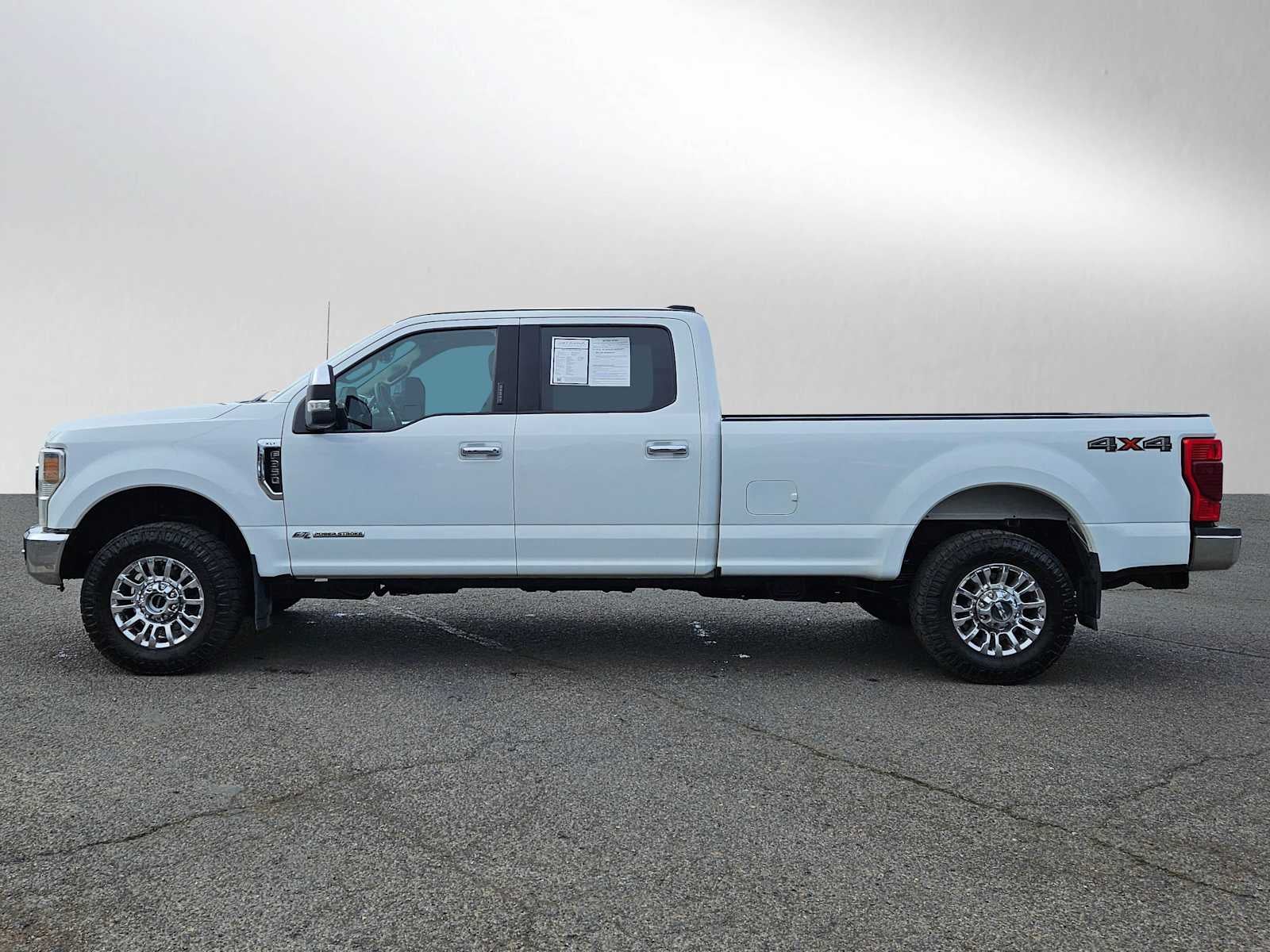 2022 Ford Super Duty F-350 SRW XLT