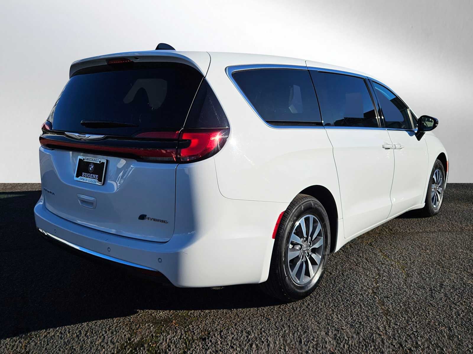 2024 Chrysler Pacifica Hybrid Select