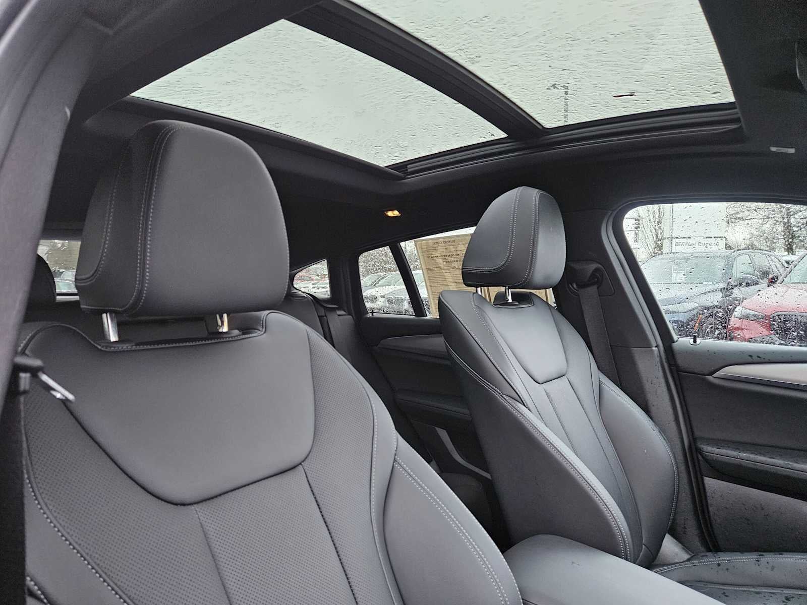 2025 BMW X4 xDrive30i