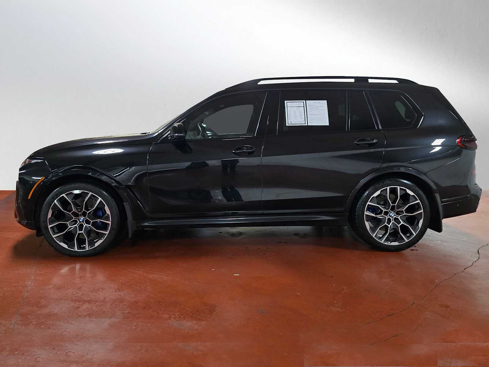 2023 BMW X7 M60i