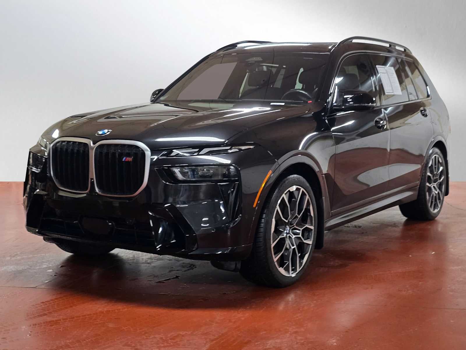 2023 BMW X7 M60i