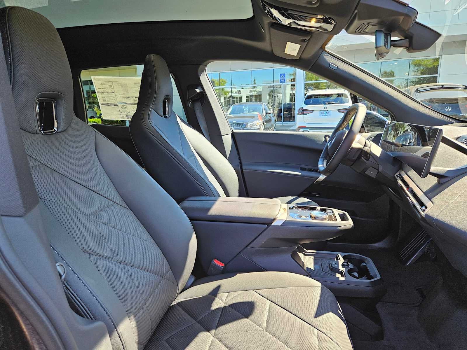 2025 BMW iX xDrive50