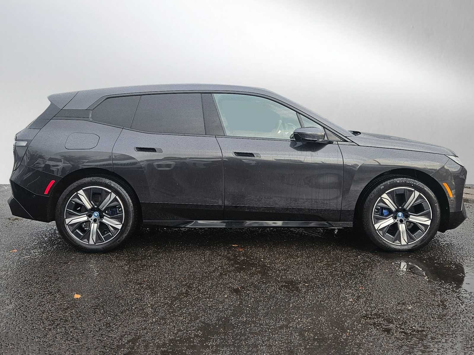2025 BMW iX xDrive50