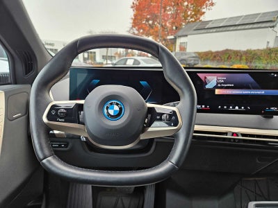 2025 BMW iX xDrive50