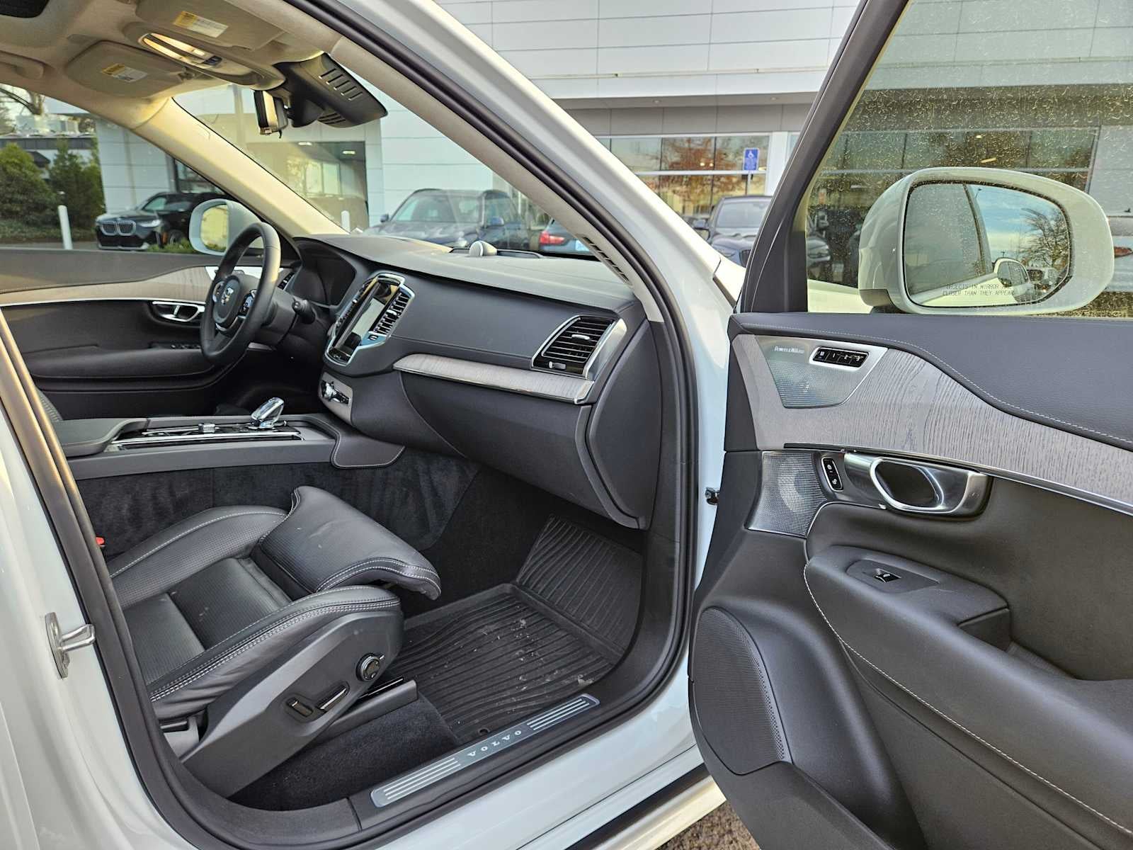 2025 Volvo XC90 Plug-In Hybrid Ultra