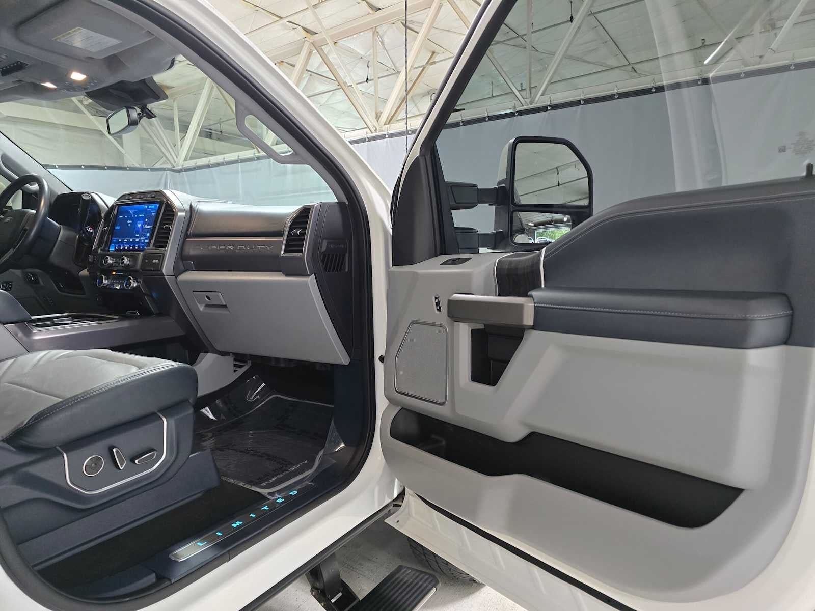 2022 Ford Super Duty F-350 SRW Pickup Limited