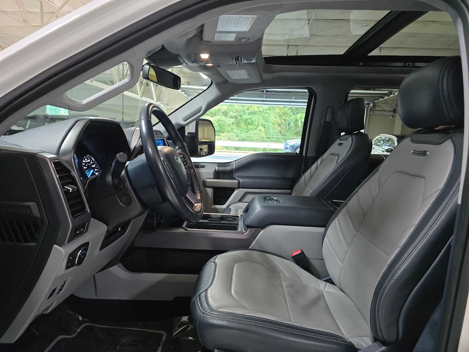 2022 Ford Super Duty F-350 SRW Pickup Limited