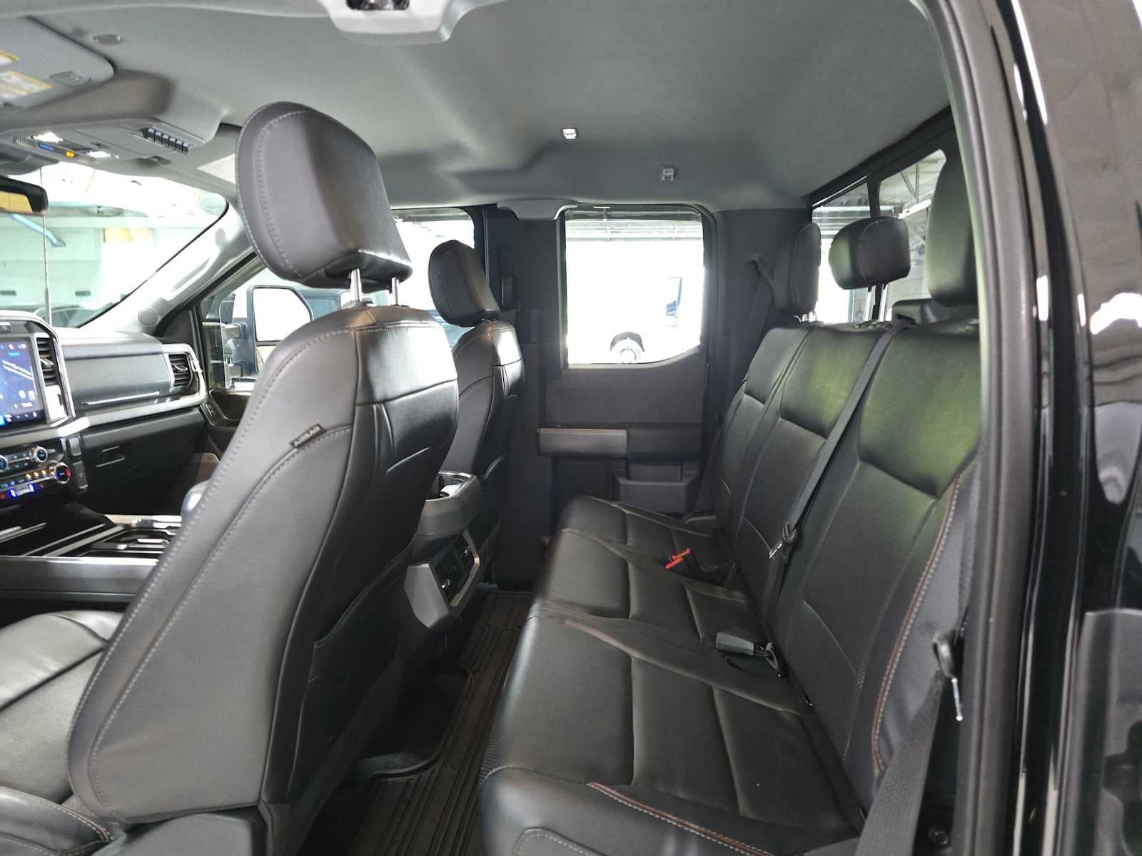 2023 Ford Super Duty F-350 SRW Pickup LARIAT