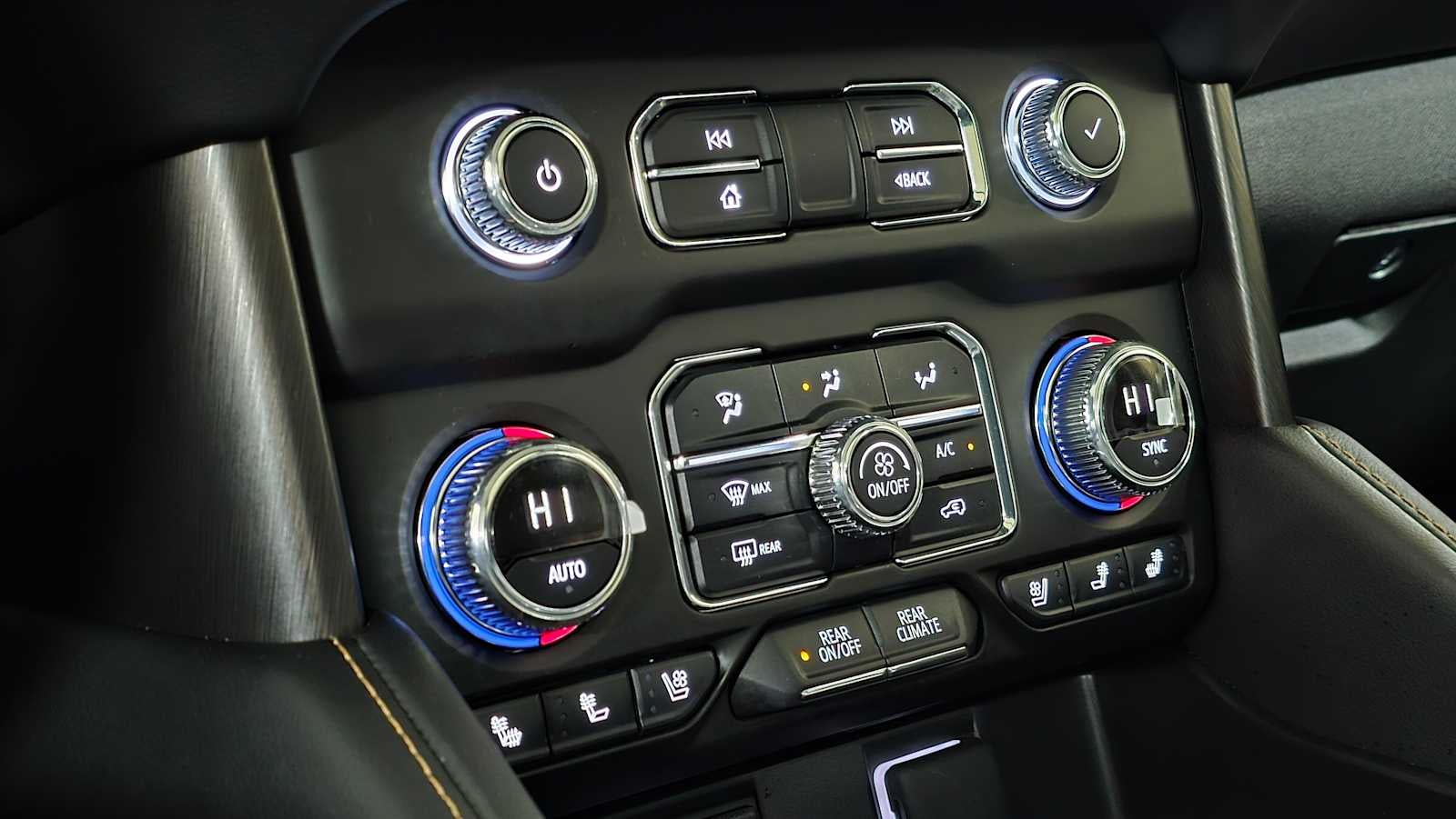 2024 GMC Yukon XL AT4