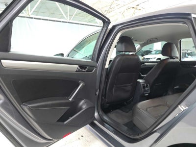 2020 Volkswagen Passat 2.0T SE