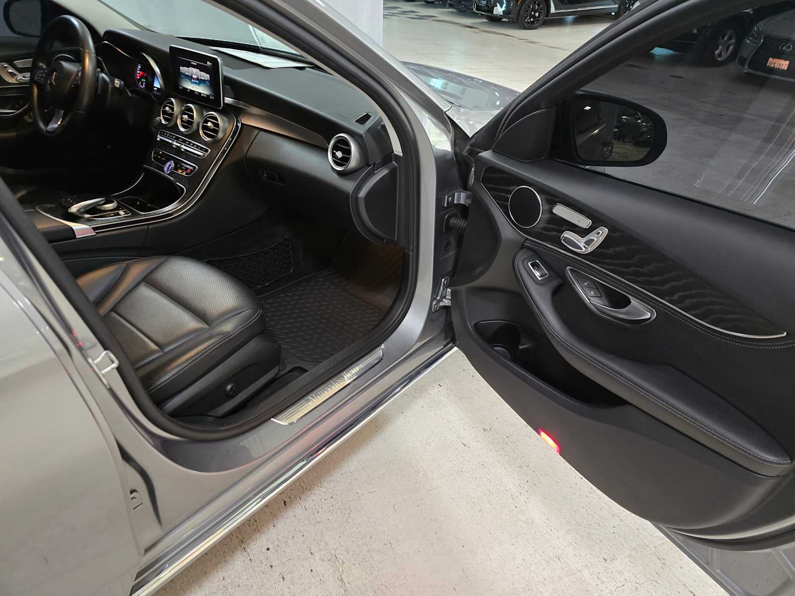 2016 Mercedes-Benz C 300 4dr Sdn 4MATIC®