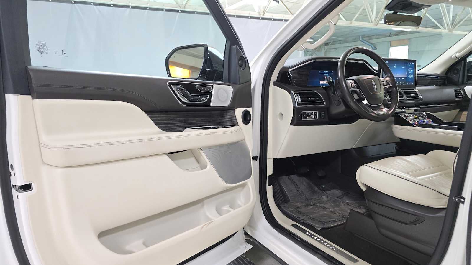 2023 Lincoln Navigator Black Label