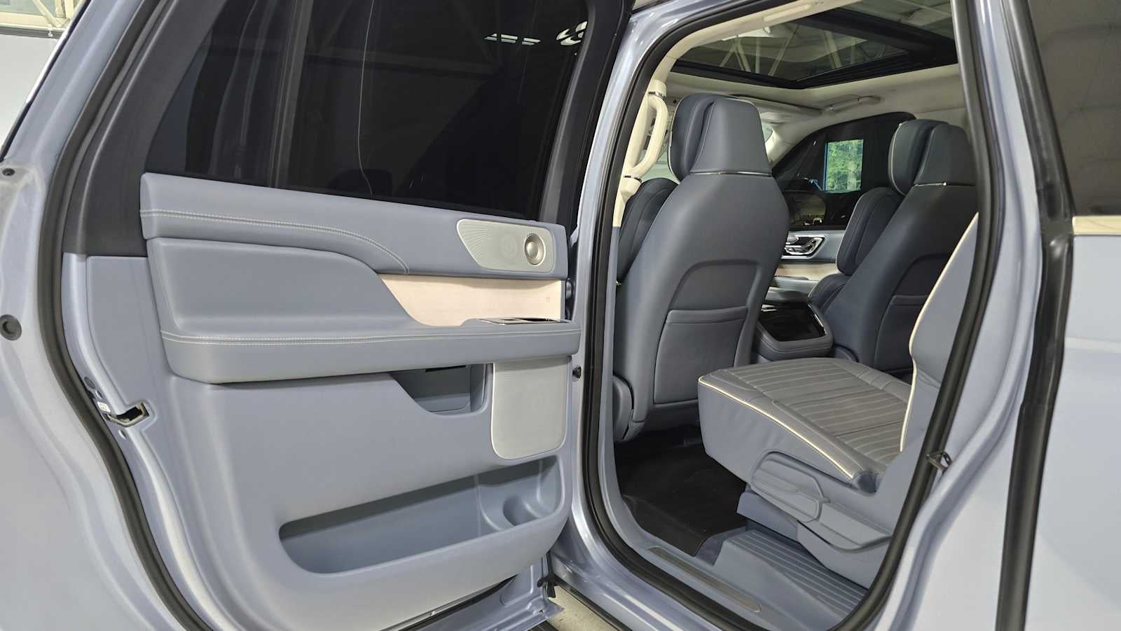 2024 Lincoln Navigator L Black Label