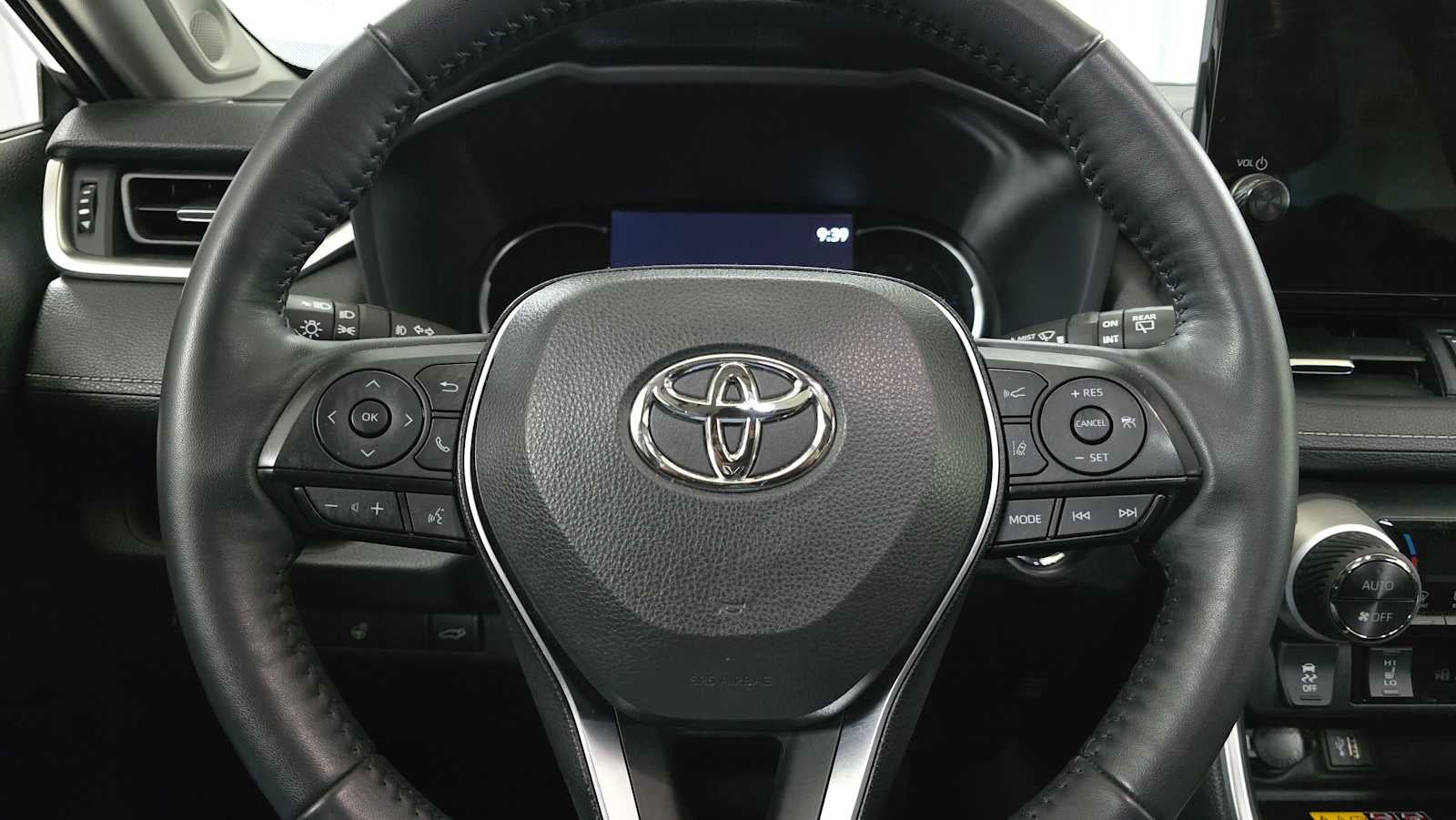 2025 Toyota RAV4 Hybrid XLE Premium