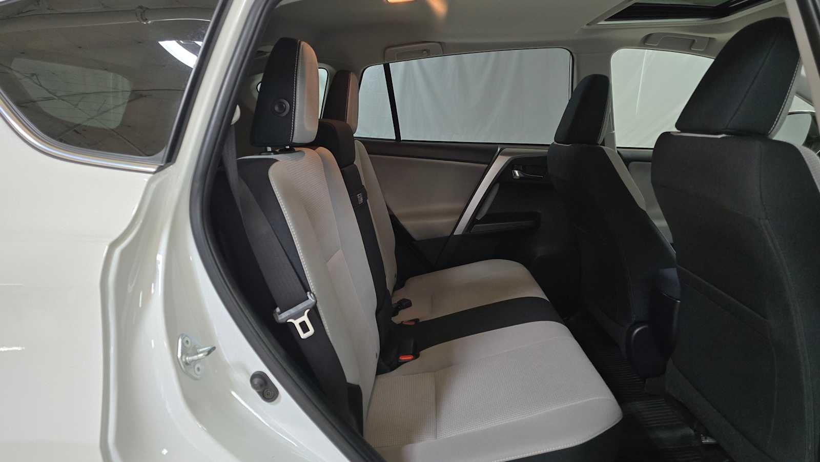 2017 Toyota RAV4 Hybrid XLE