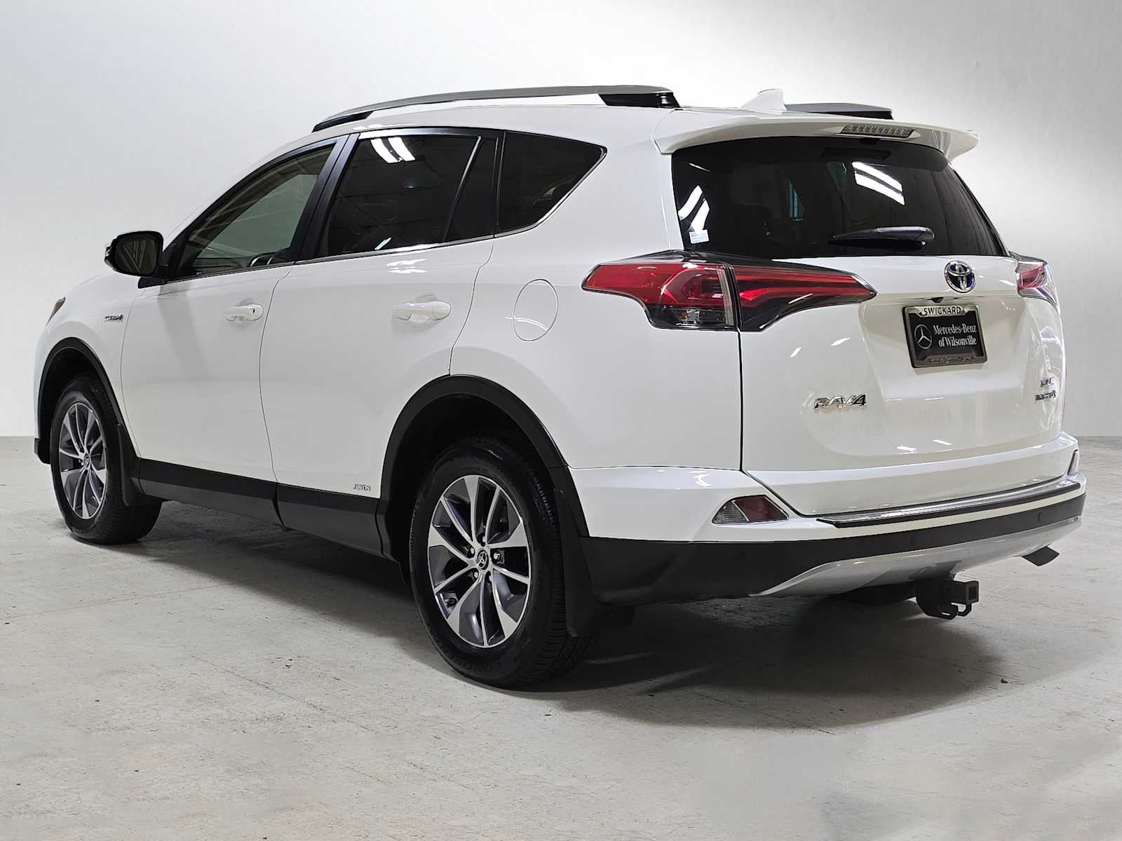 2017 Toyota RAV4 Hybrid XLE