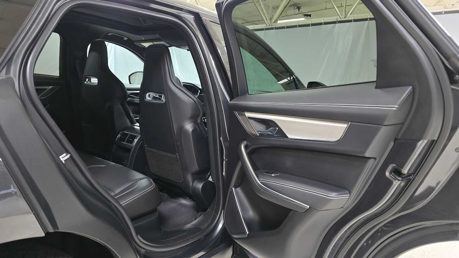 2023 Jaguar F-PACE R-Dynamic S