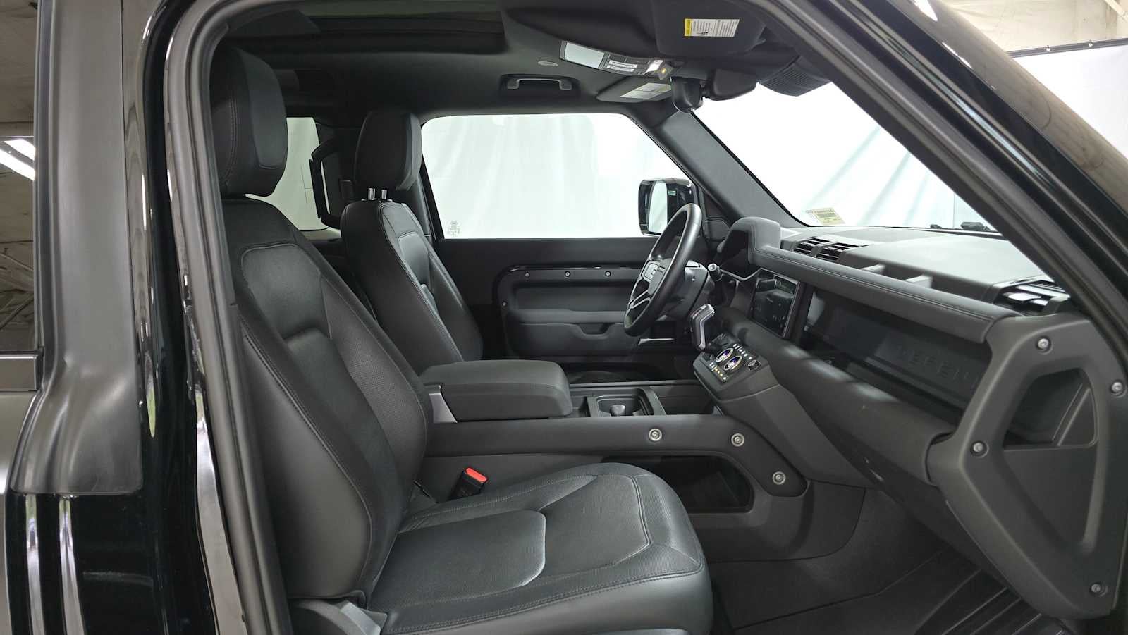 2023 Land Rover Defender X-Dynamic SE