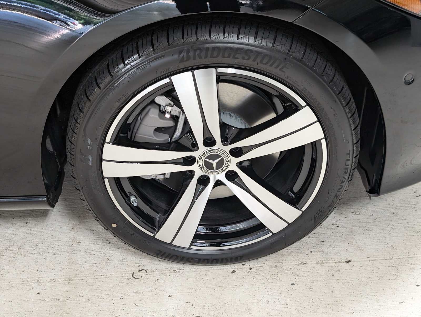 2025 Mercedes-Benz C 300 4MATIC® Sedan