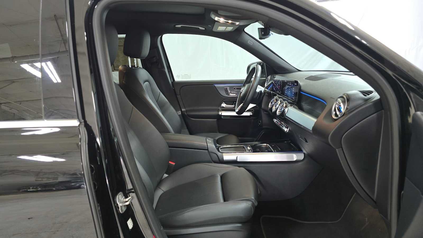 2025 Mercedes-Benz GLB 250 4MATIC® SUV