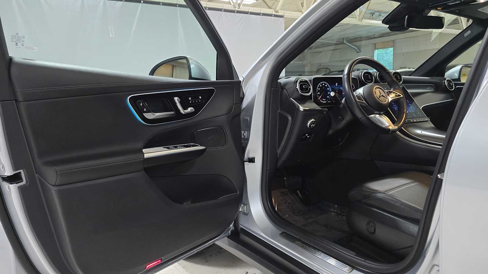 2023 Mercedes-Benz GLC 300 GLC 300