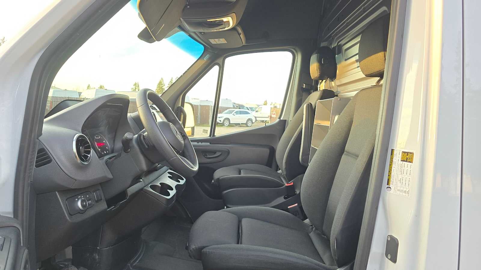 2025 Mercedes-Benz Sprinter 2500 Standard Roof I4 Diesel 144" RWD