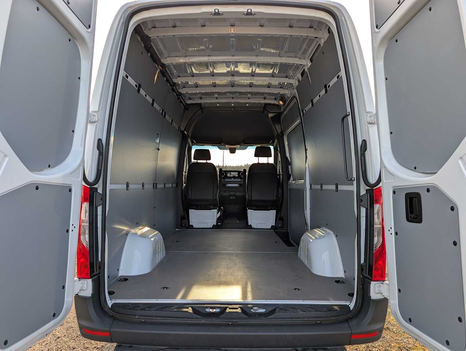 2025 Mercedes-Benz Sprinter 2500 Standard Roof I4 Diesel 144" RWD