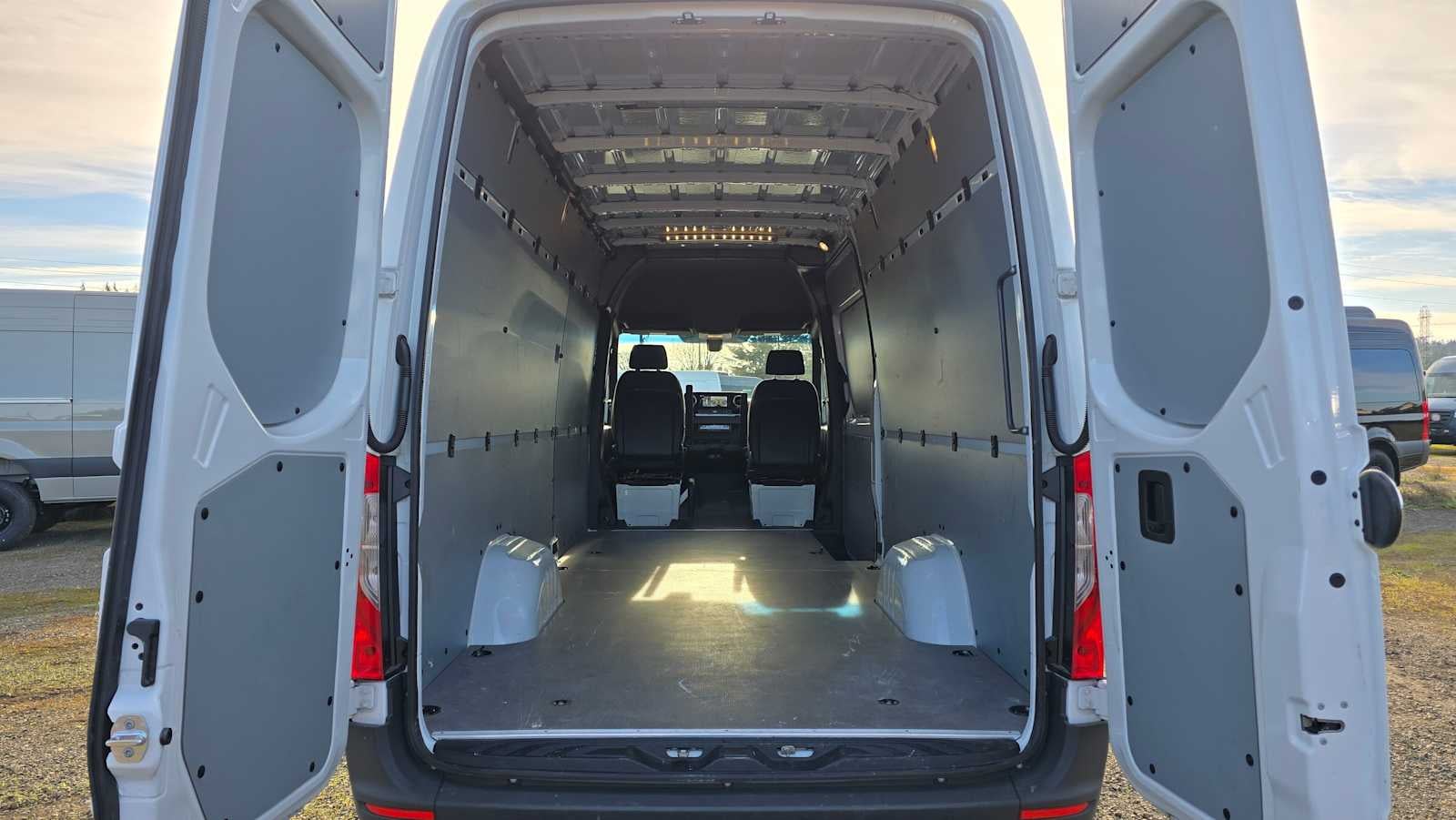 2025 Mercedes-Benz Sprinter 2500 High Roof I4 Diesel 170" RWD