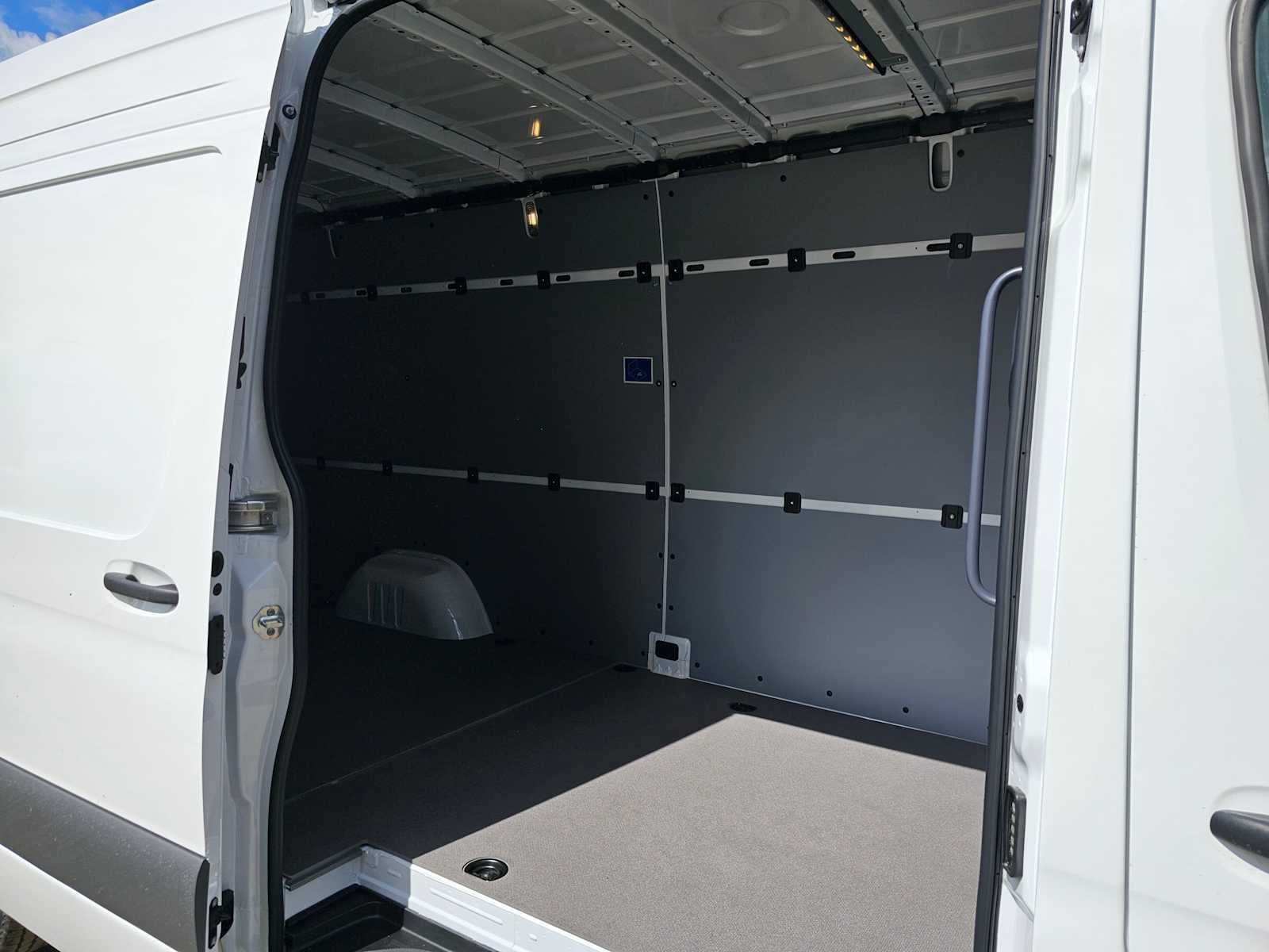 2024 Mercedes-Benz Sprinter 2500 High Roof I4 Diesel 170" RWD