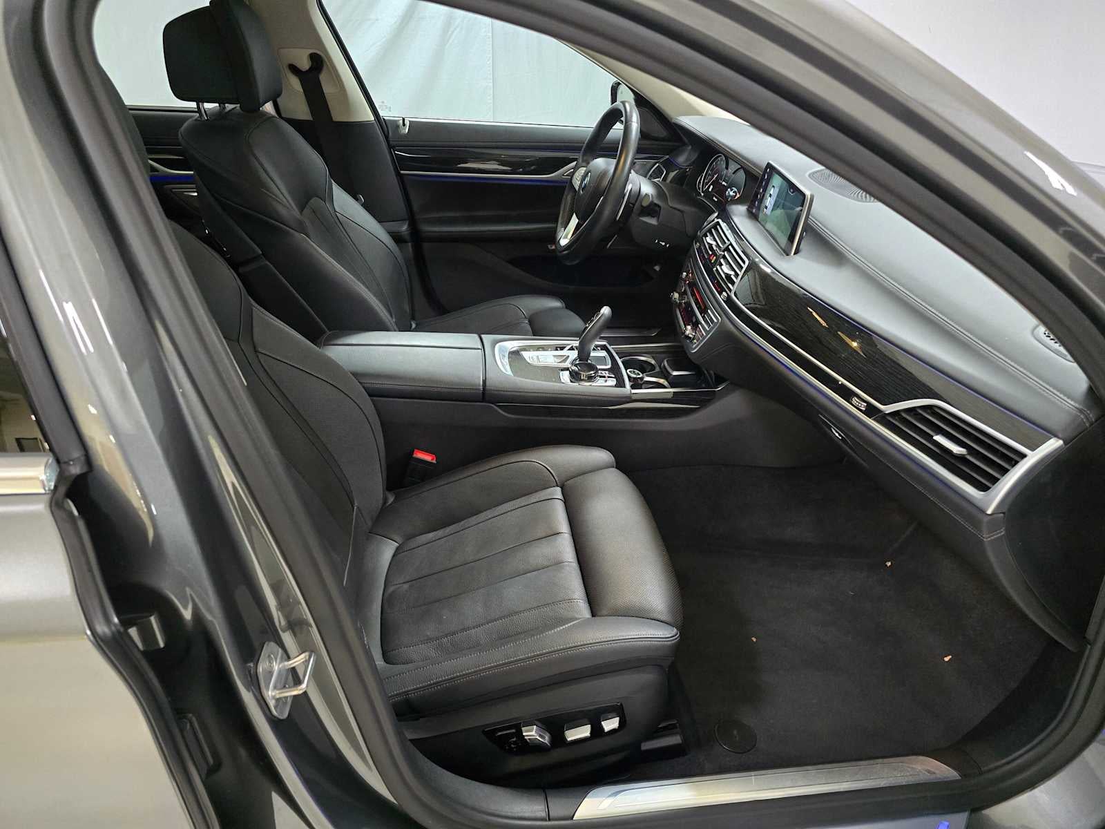 2018 BMW 7 Series 740e xDrive iPerformance