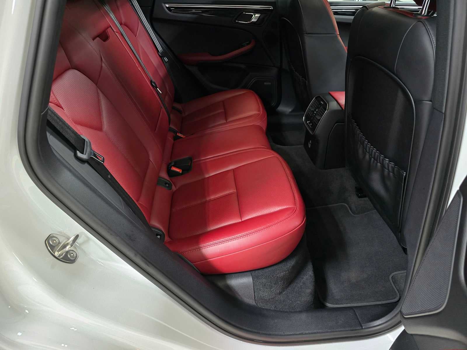 2024 Porsche Macan AWD