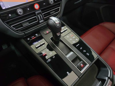 2024 Porsche Macan AWD
