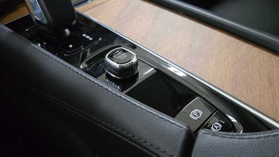 2023 Volvo XC90 Plus