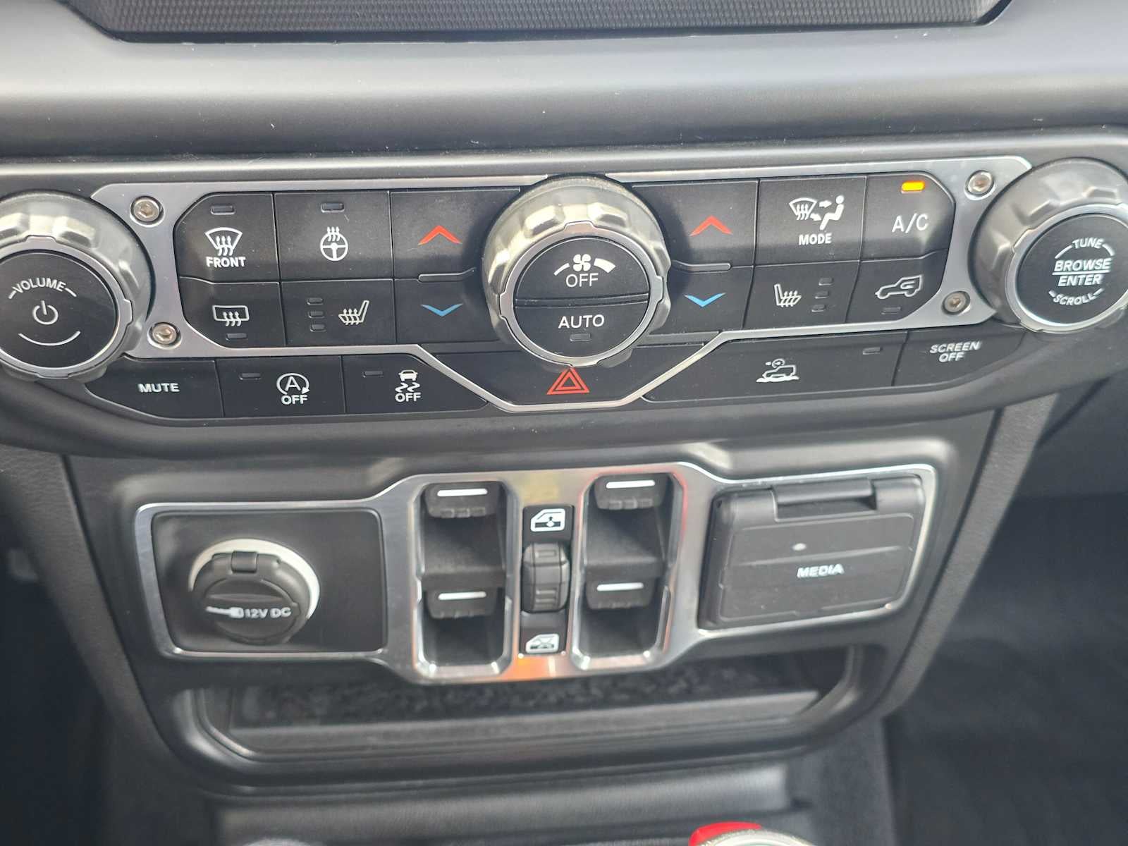 2021 Jeep Wrangler Unlimited ISLANDER - Photo 31
