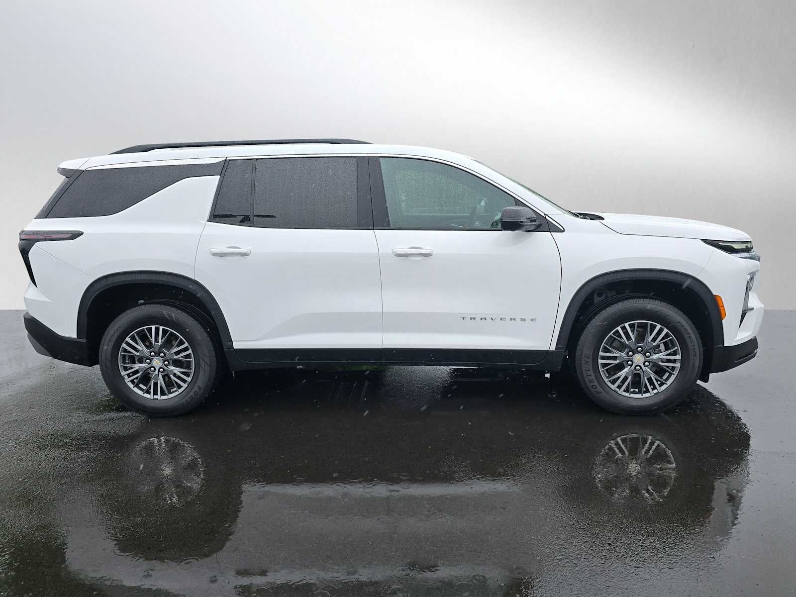 2024 Chevrolet Traverse FWD LT