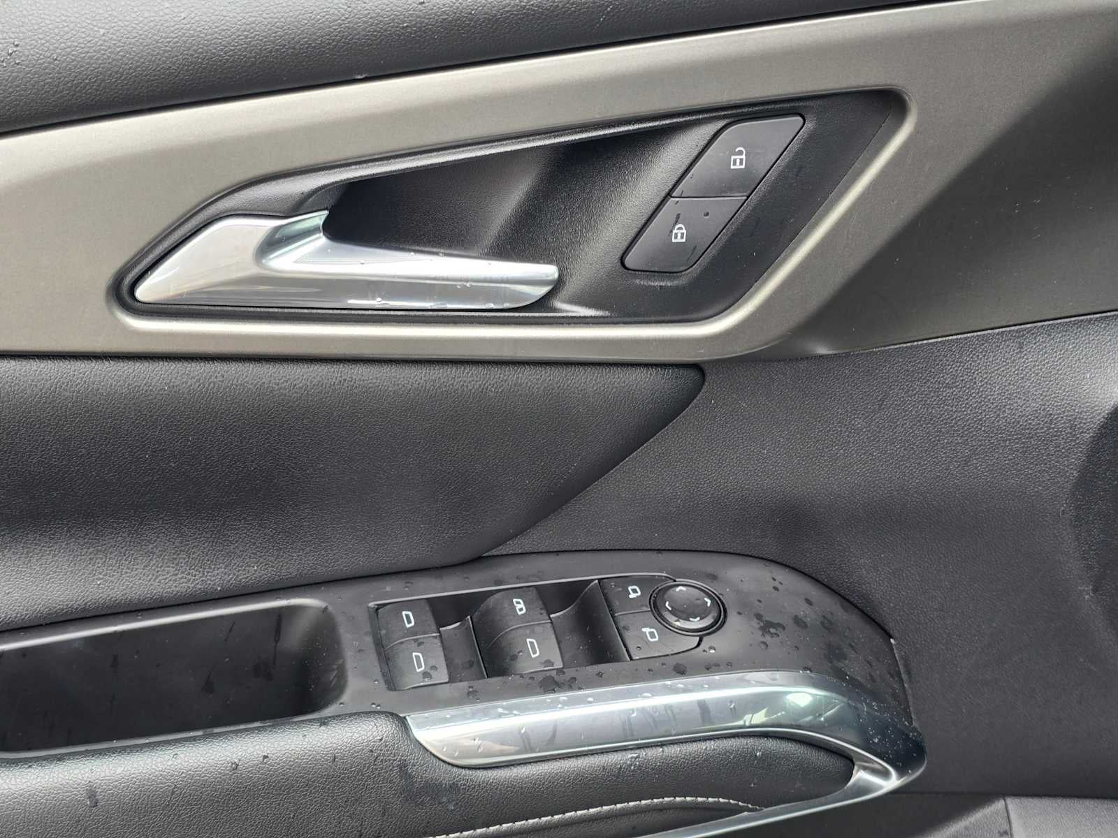 2024 Chevrolet Traverse FWD LT