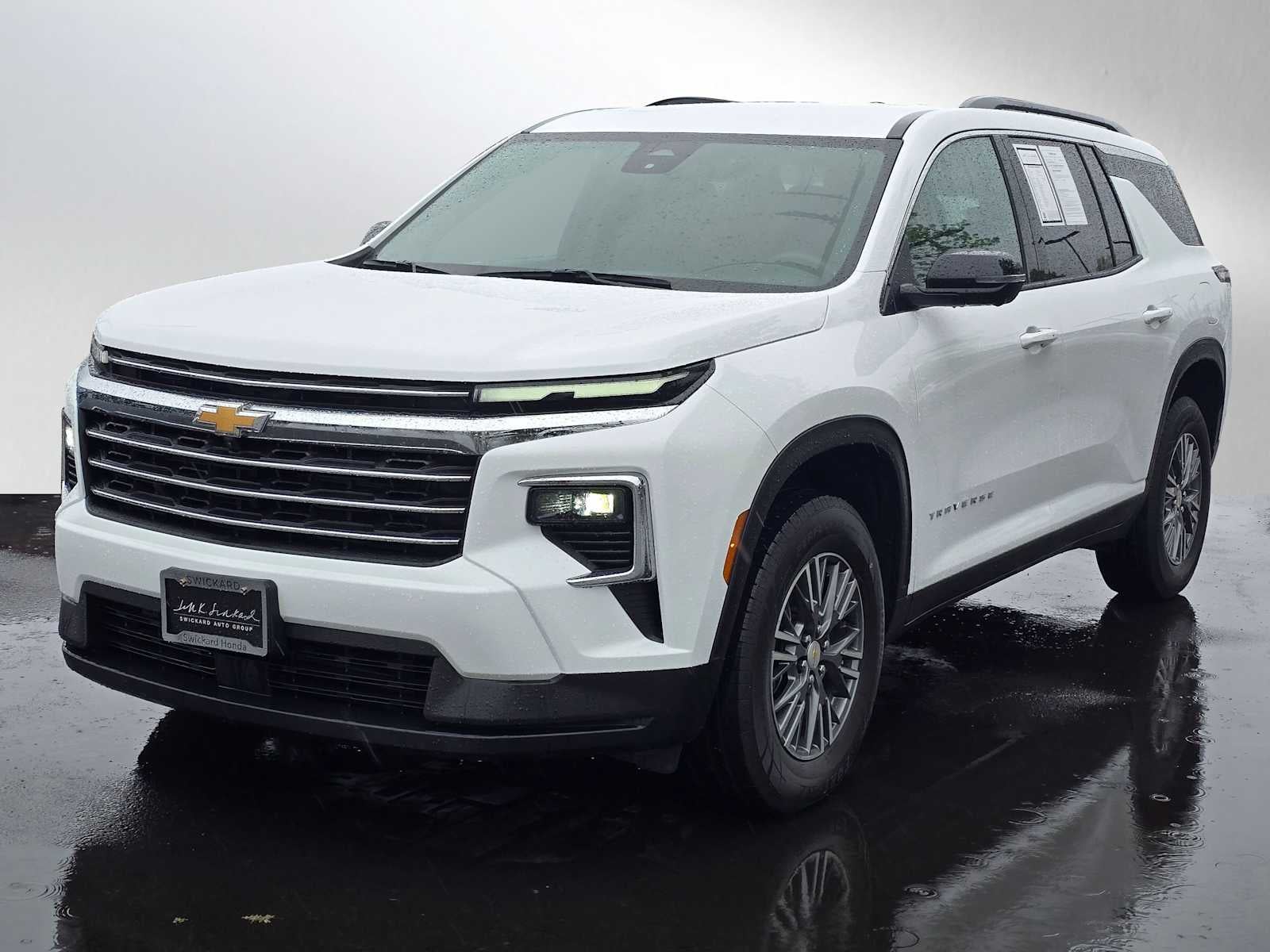 2024 Chevrolet Traverse FWD LT