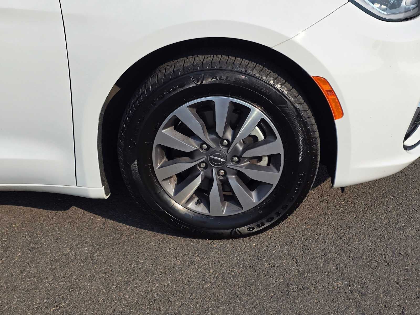 2024 Chrysler Pacifica Hybrid Select