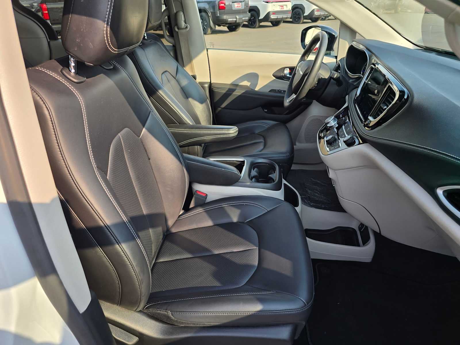 2024 Chrysler Pacifica Hybrid Select