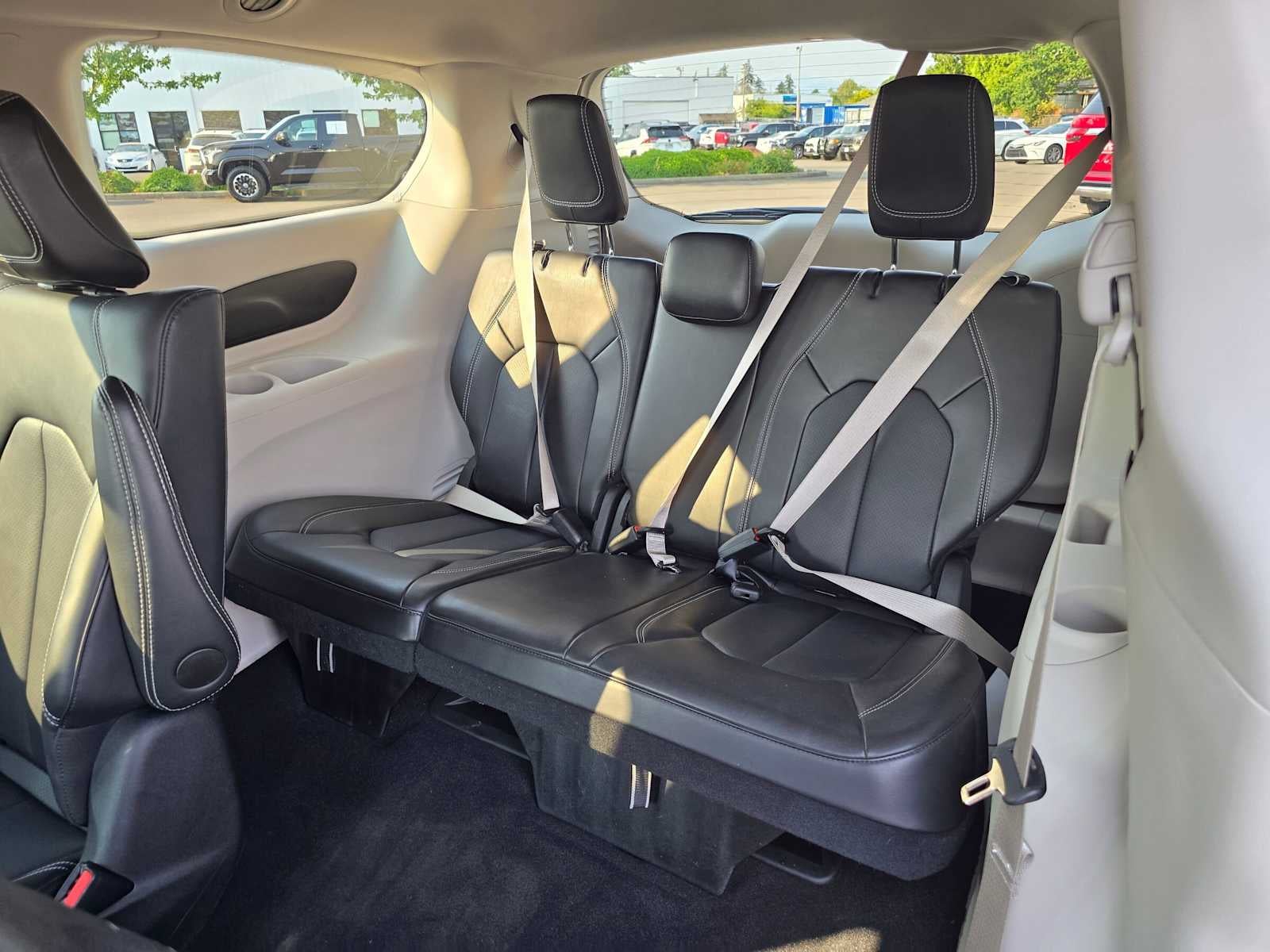 2024 Chrysler Pacifica Hybrid Select