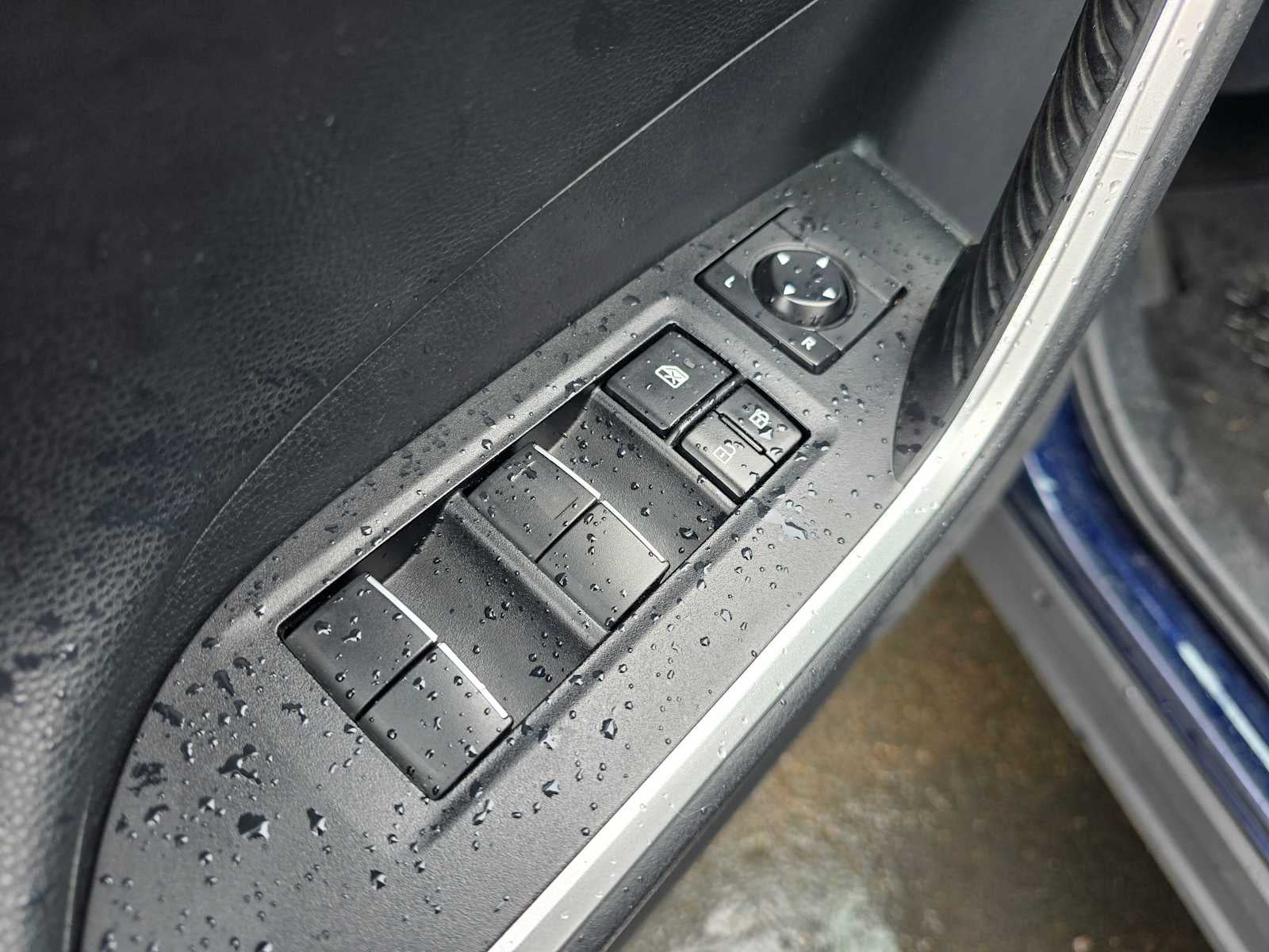 2019 Toyota RAV4 Hybrid XSE