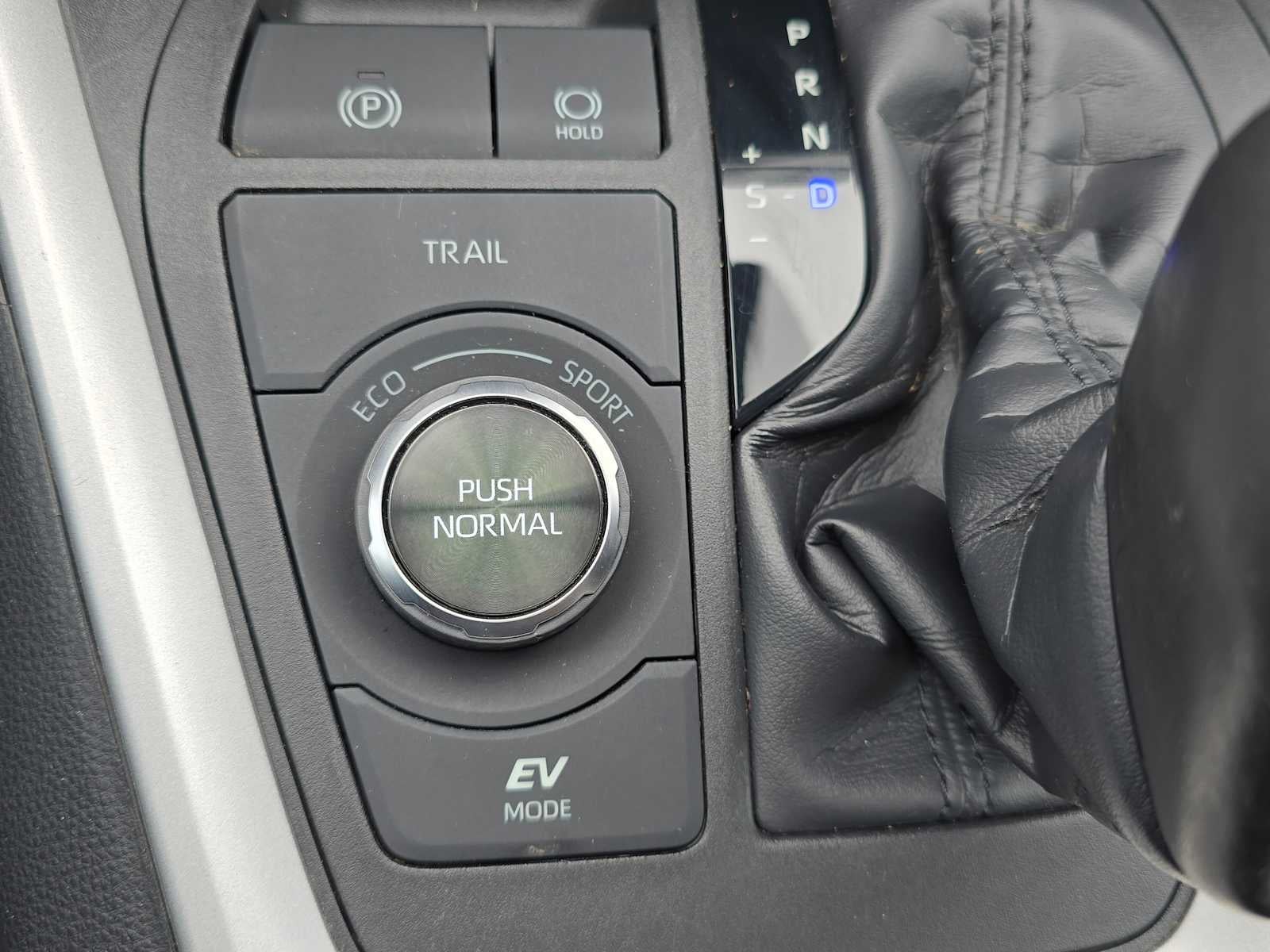 2019 Toyota RAV4 Hybrid XSE