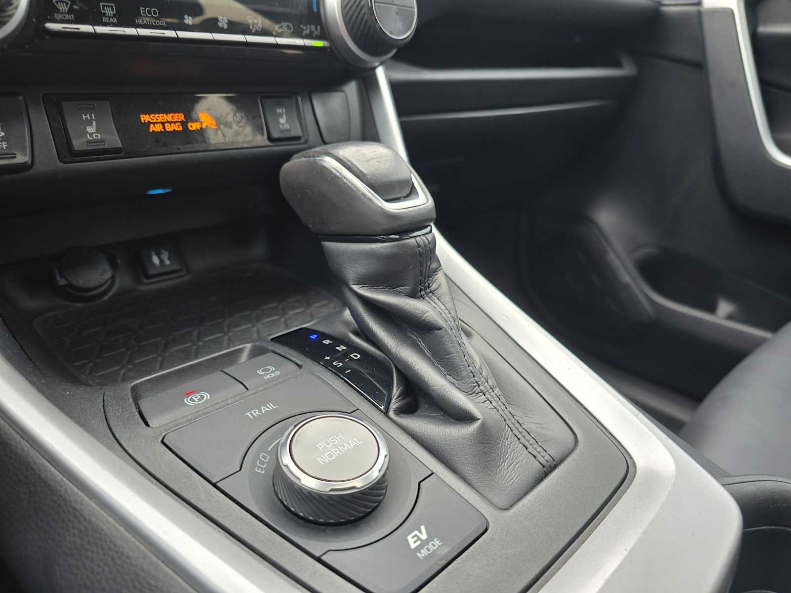 2019 Toyota RAV4 Hybrid XSE