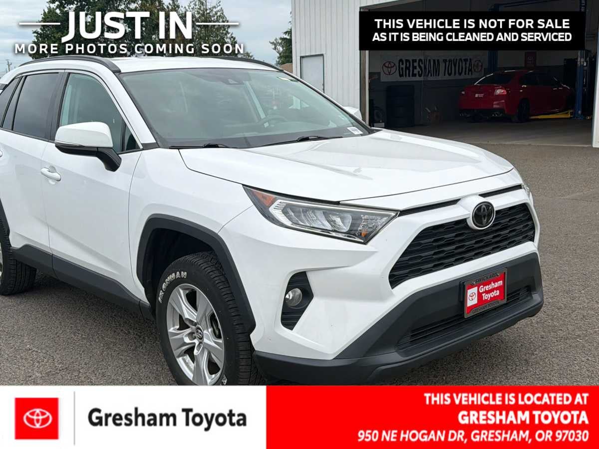 2020 Toyota RAV4 XLE
