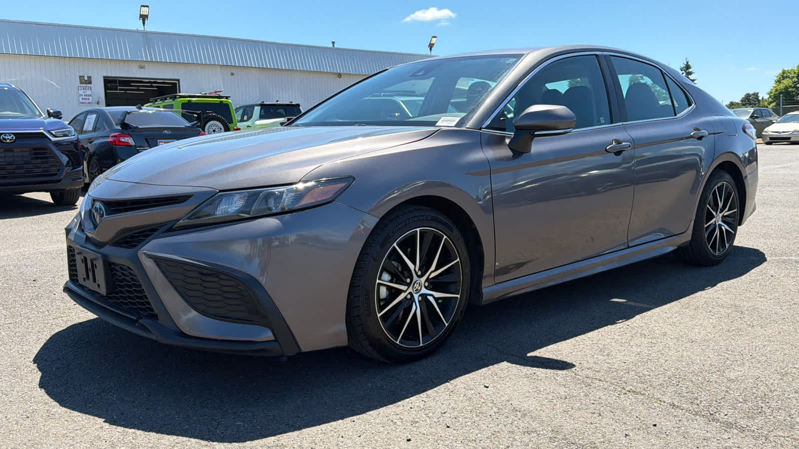 2023 Toyota Camry Hybrid SE