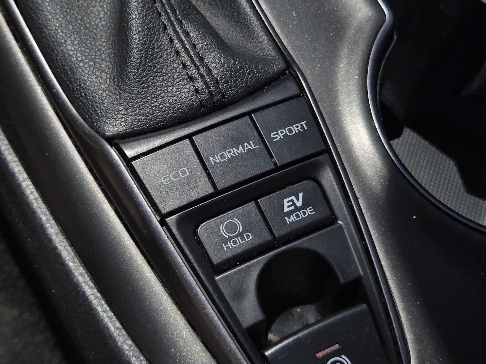 2023 Toyota Camry Hybrid SE