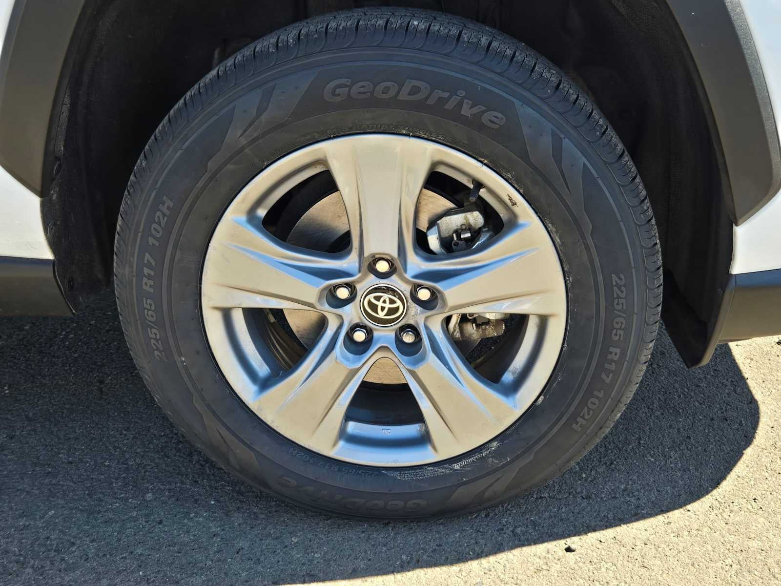 2025 Toyota RAV4 Hybrid LE